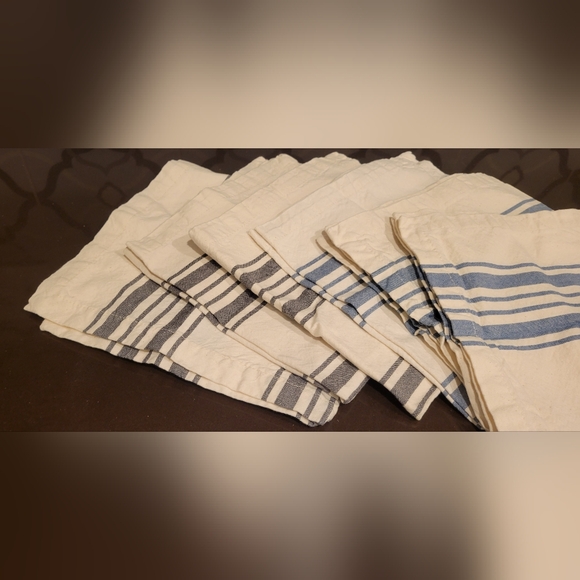 World Market Set of Six (6) Cloth Napkins - Picture 2 of 6